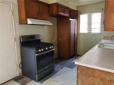 13092 Maclay St, Sylmar, CA 91342 - photo 7