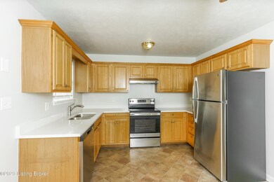 203 Pagoda Ct, Shepherdsville, KY 40165 - photo 5