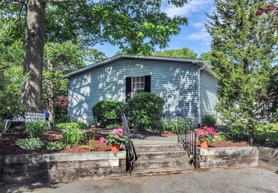 31 Aspen Cir, Rockland, MA 02370 - photo 4