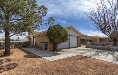 3348-Voss-Frontyard-2