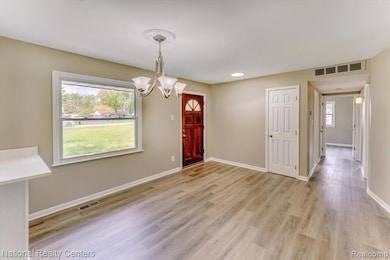 2365 Middlebelt Rd, West Bloomfield, MI 48324 - photo 4