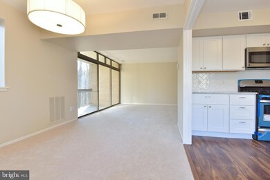 1667 Parkcrest Cir unit 200, Reston, VA 20190 - photo 3