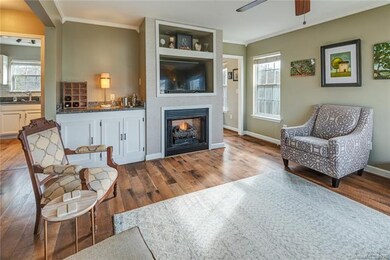 Beautiful Built-Ins!