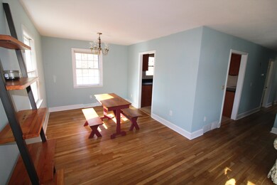Dining1
