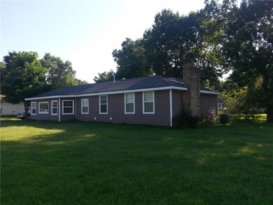 813 Bella Vista Rd, Bentonville, AR 72712 - photo 2