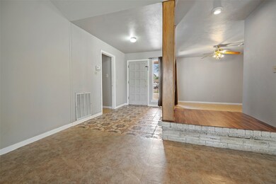 7443 Woodoak Dr, Houston, TX 77040 - photo 3
