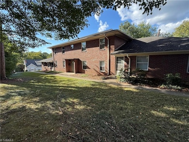 233 N Sunset Dr unit B, Winston Salem, NC 27101 - photo 2