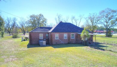 1401 Dorough Ave, Albany, GA 31705 - photo 7