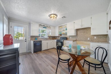 1227 E Fairview Ave, Sapulpa, OK 74066 - photo 6