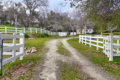 64-driveway-gate