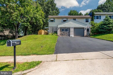 820 Rabbit Ln, Reading, PA 19606 - photo 2