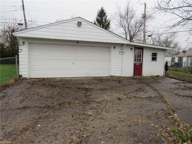2808 Riverside Dr, Lorain, OH 44055 - photo 2