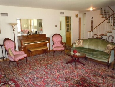 201 N 27th Ave, Yakima, WA 98902 - photo 4