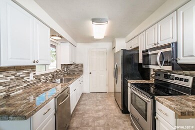 1130 S 4th St, Independence, OR 97351 - photo 6