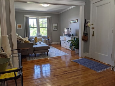 176 Winthrop Rd unit 5, Brookline, MA 02445 - photo 2