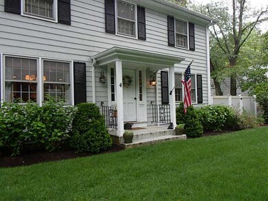 4 Wildflower Rd, Barrington, RI 02806 - photo 2