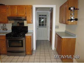 Dining Room to Kitchen