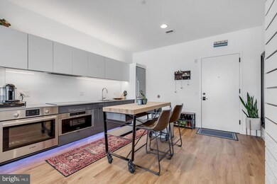 Chapman Stables unit 329, Washington, DC 20001 - photo 4