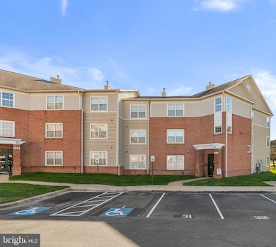308 Gatehouse Ln unit 308D, Odenton, MD 21113 - photo 2