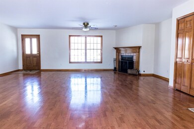 9290 Clay St, Merrillville, IN 46410 - photo 3