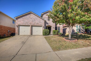 9313 Comanche Ridge Dr, Fort Worth, TX 76131 - photo 3