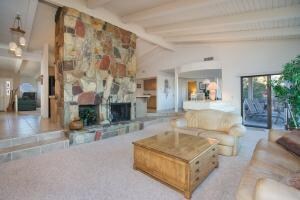 Rear Living Rm_2