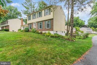 9924 Manet Rd, Burke, VA 22015 - photo 3