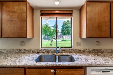 303 S Houston Ave, East Wenatchee, WA 98802 - photo 6