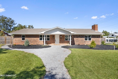 1211 Bowen Ave, Ocean Springs, MS 39564 - photo 2