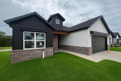 1367 N Harper Ridge Dr, Republic, MO 65738 - photo 6