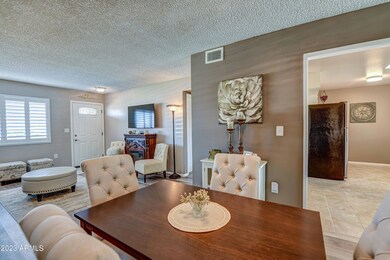 11129 W Desert Butte Dr unit 15C, Sun City, AZ 85351 - photo 2