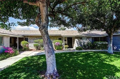 Gorgoeus, serene front yard, is shared by just 4 u