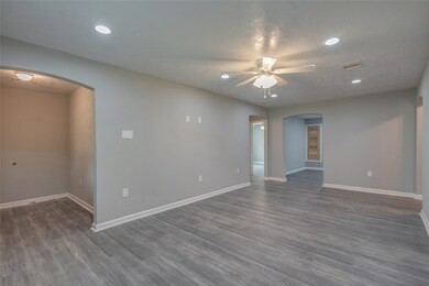 1104 4th St, Bay City, TX 77414 - photo 6
