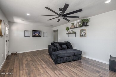 6)FORMAL LIVING