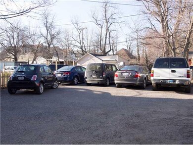 Parking Lot/Garage