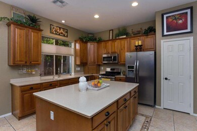 9338 E Hillview Cir Kitchen