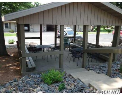 3655 Oak Tree Ln, Eau Claire, WI 54701 - photo 3