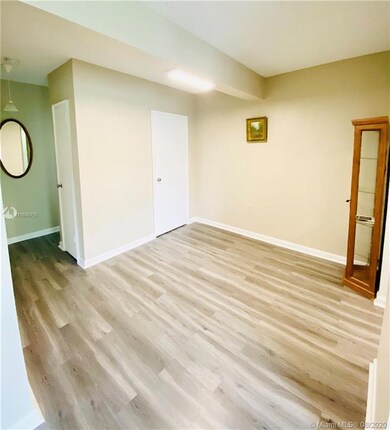 7935 Carlyle Ave unit 7, Miami Beach, FL 33141 - photo 5