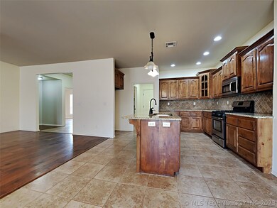 unlisted-address, Owasso, OK 74055 - photo 6