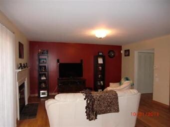 1923 Ozark Pkwy, Algonquin, IL 60102 - photo 2