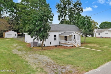 205 E Carolina St, Fremont, NC 27830 - photo 3