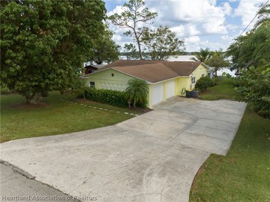 180 S Huntley Dr, Lake Placid, FL 33852 - photo 3