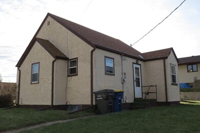 409 5th St SE, Jamestown, ND 58401 - photo 2