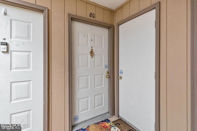 Unit and storage entry