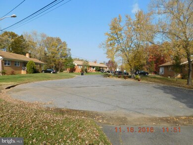 9104 Sheridan Ct, Lanham, MD 20706 - photo 5