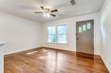 313 Harrison Ln, Hurst, TX 76053 - photo 2