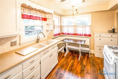 508 Erie St, Woodville, OH 43469 - photo 3