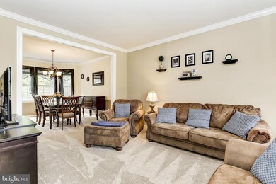 725 Rustling Leaf Ct, Sykesville, MD 21784 - photo 3