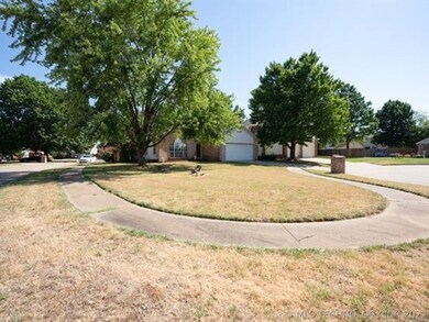 1307 W 112th Place S, Jenks, OK 74037 - photo 5