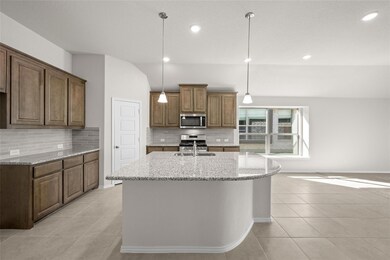 909 Eloise Ln, Cleburne, TX 76033 - photo 2